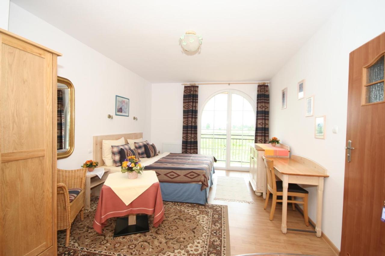 Dworek I Ranczo Itrich Holiday park